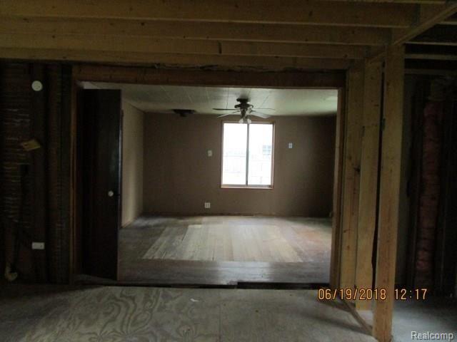 1504 Faussett Road Howell, MI 48855 - Photo 11 of 15 9.JPG