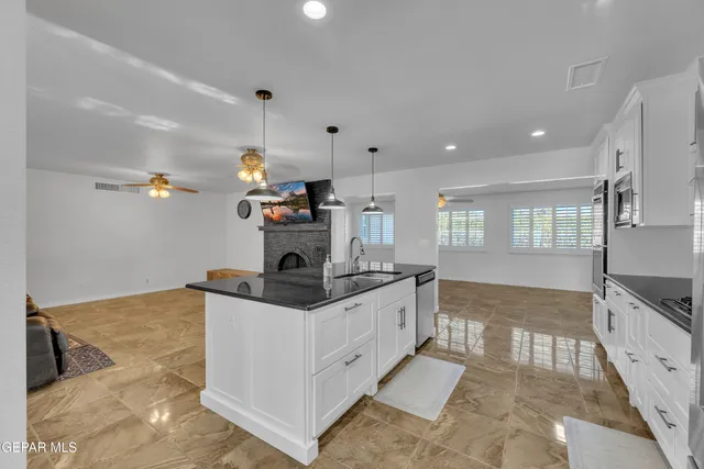 $429,900 | 10625 Vista Lomas Drive, El Paso, TX 79935