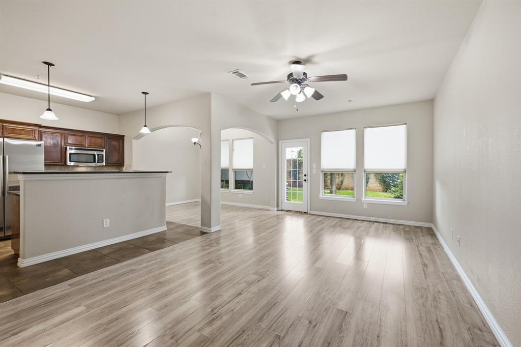 237 Corinna Court Hurst, TX 76053 - Photo 8 of 32