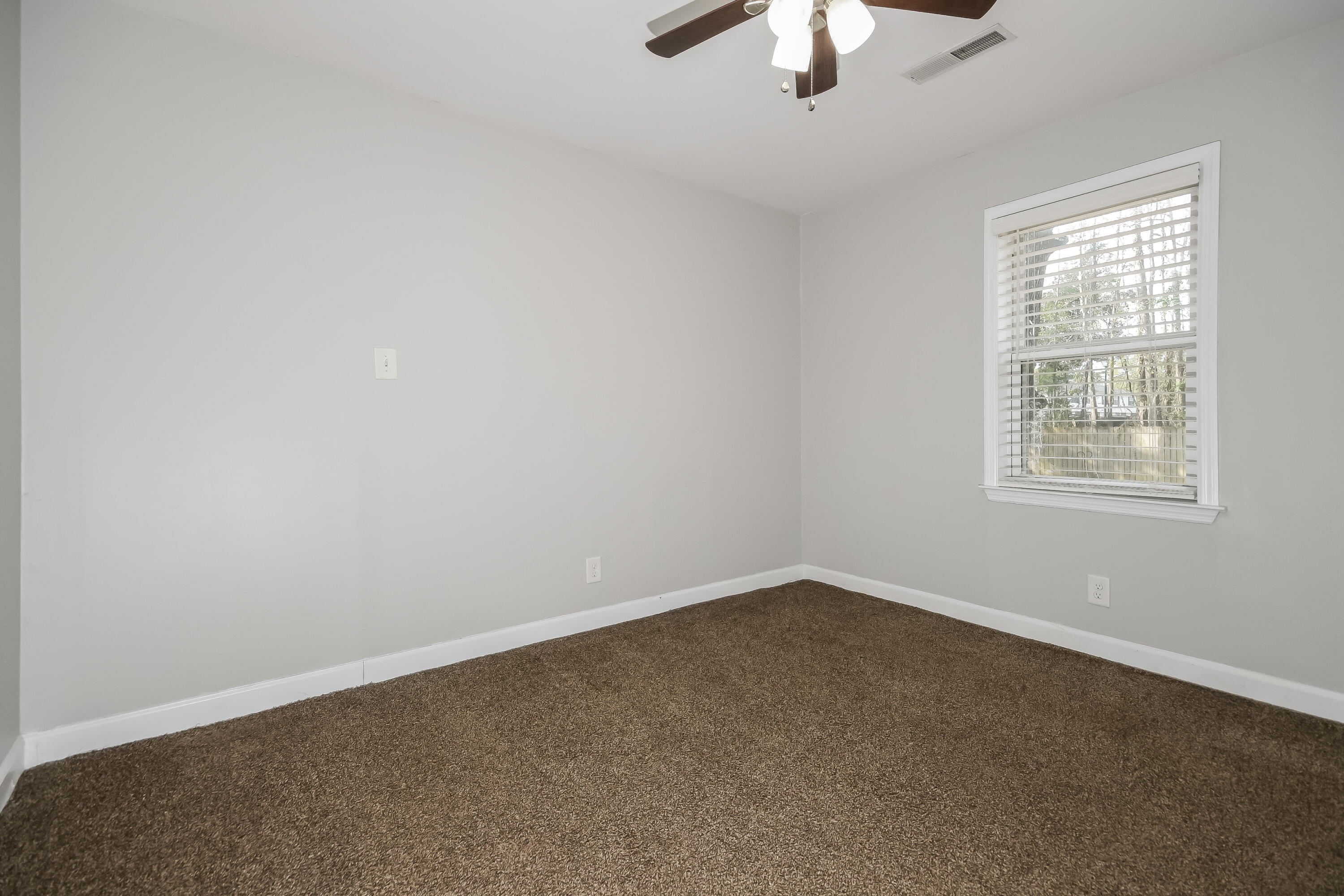 825 Savage Road Charleston, SC 29414 - Photo 12 of 16 13-photo-Bedroom-4dab74a9-a353-4cea-a716