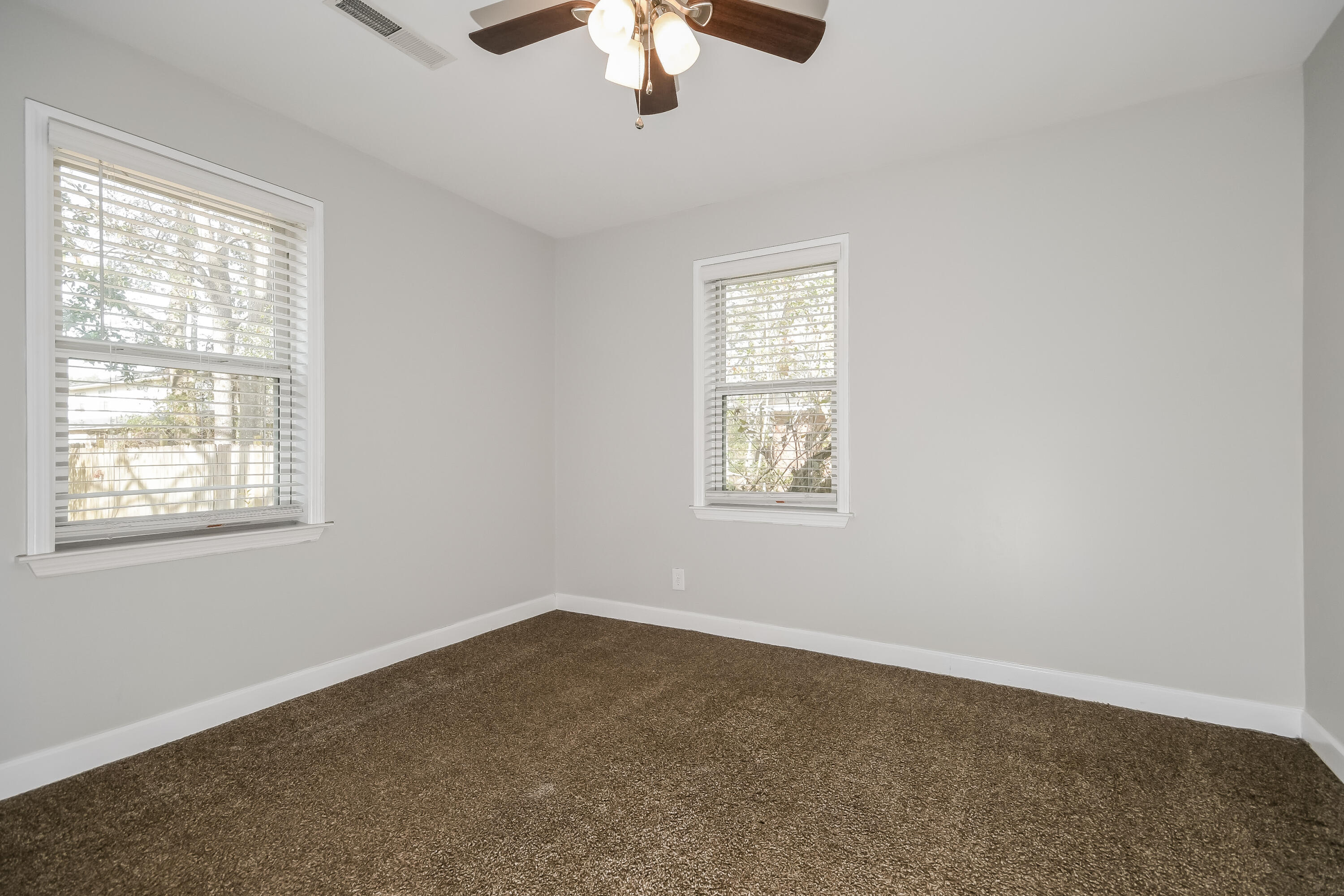 825 Savage Road Charleston, SC 29414 - Photo 13 of 16 14-photo-Bedroom-669f28f9-874c-4896-b428