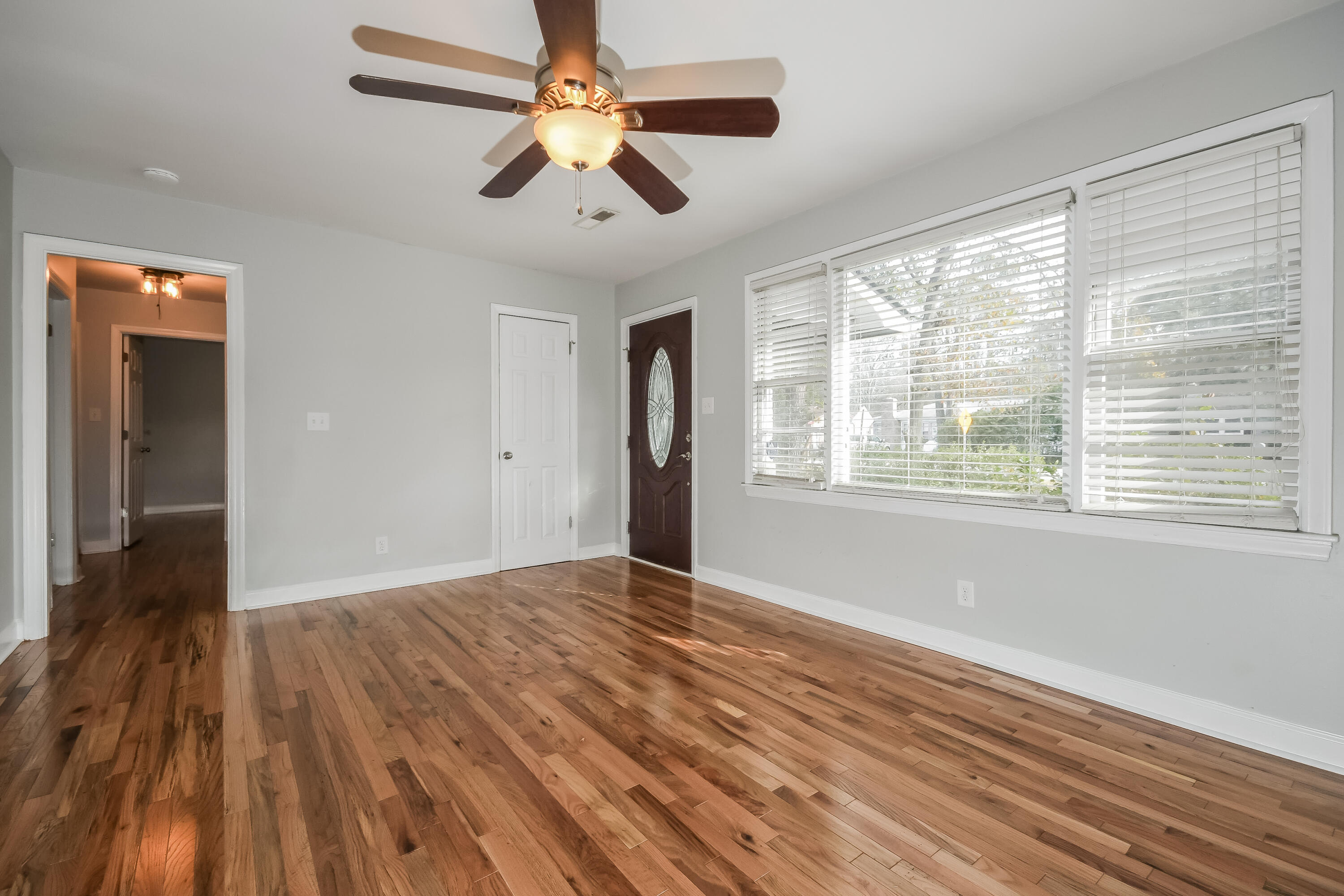 825 Savage Road Charleston, SC 29414 - Photo 5 of 16 6-photo-Living-Room-7cc0bf25-1bd7-4ab7-a