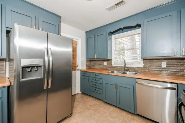 $2,200 | 825 Savage Road, Charleston, SC 29414