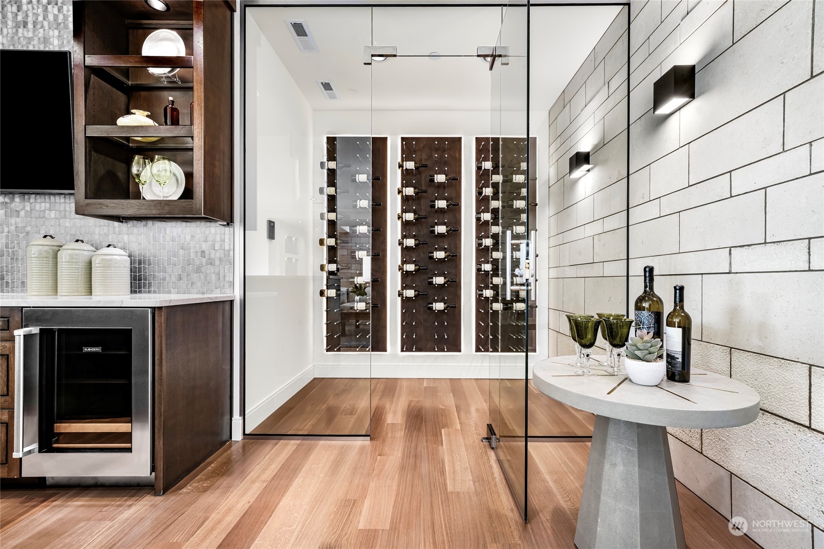 8467 Midland Road Medina, WA 98039 - Photo 36 of 40 a view of balcony and patio with a couch