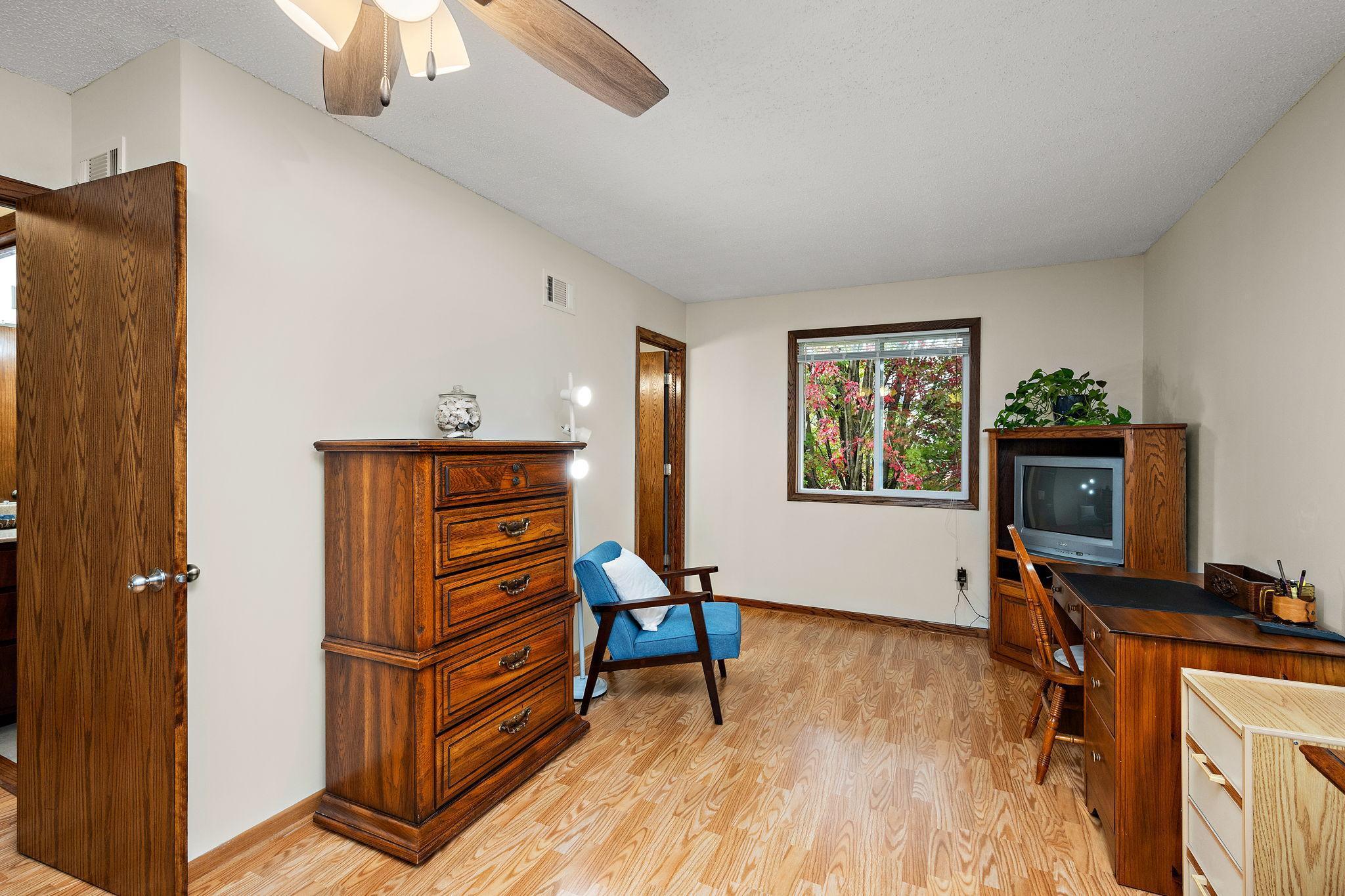 5800 Scenic Heights Drive Minnetonka, MN 55345 - Photo 14 of 27