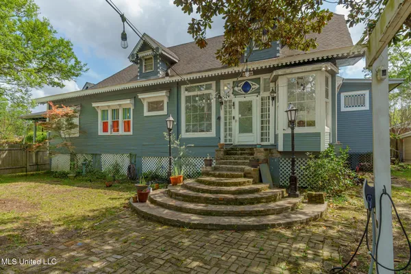 $449,900 | 303 Walnut Street, Hattiesburg, MS 39401