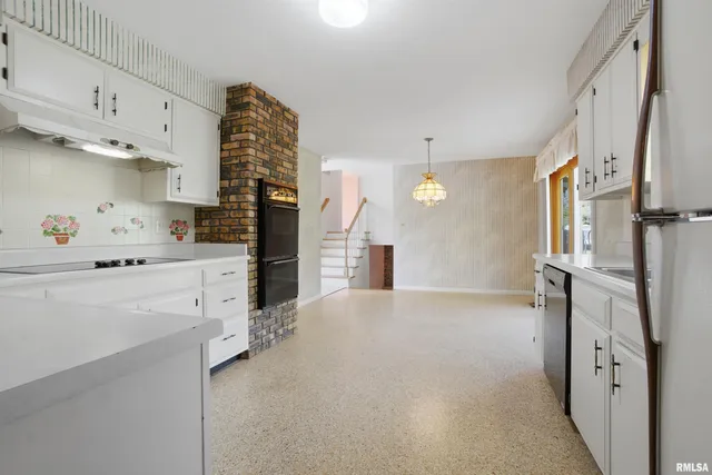 $219,999 | 5805 Sioux Trail South, Peoria, IL 61607