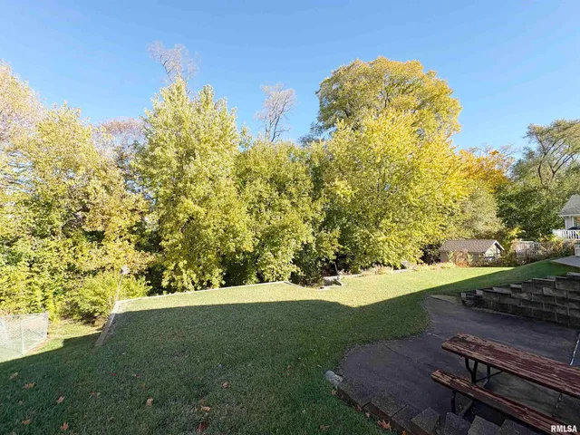 $219,999 | 5805 Sioux Trail South, Peoria, IL 61607