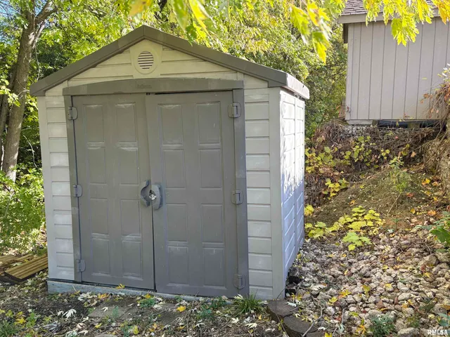 $219,999 | 5805 Sioux Trail South, Peoria, IL 61607