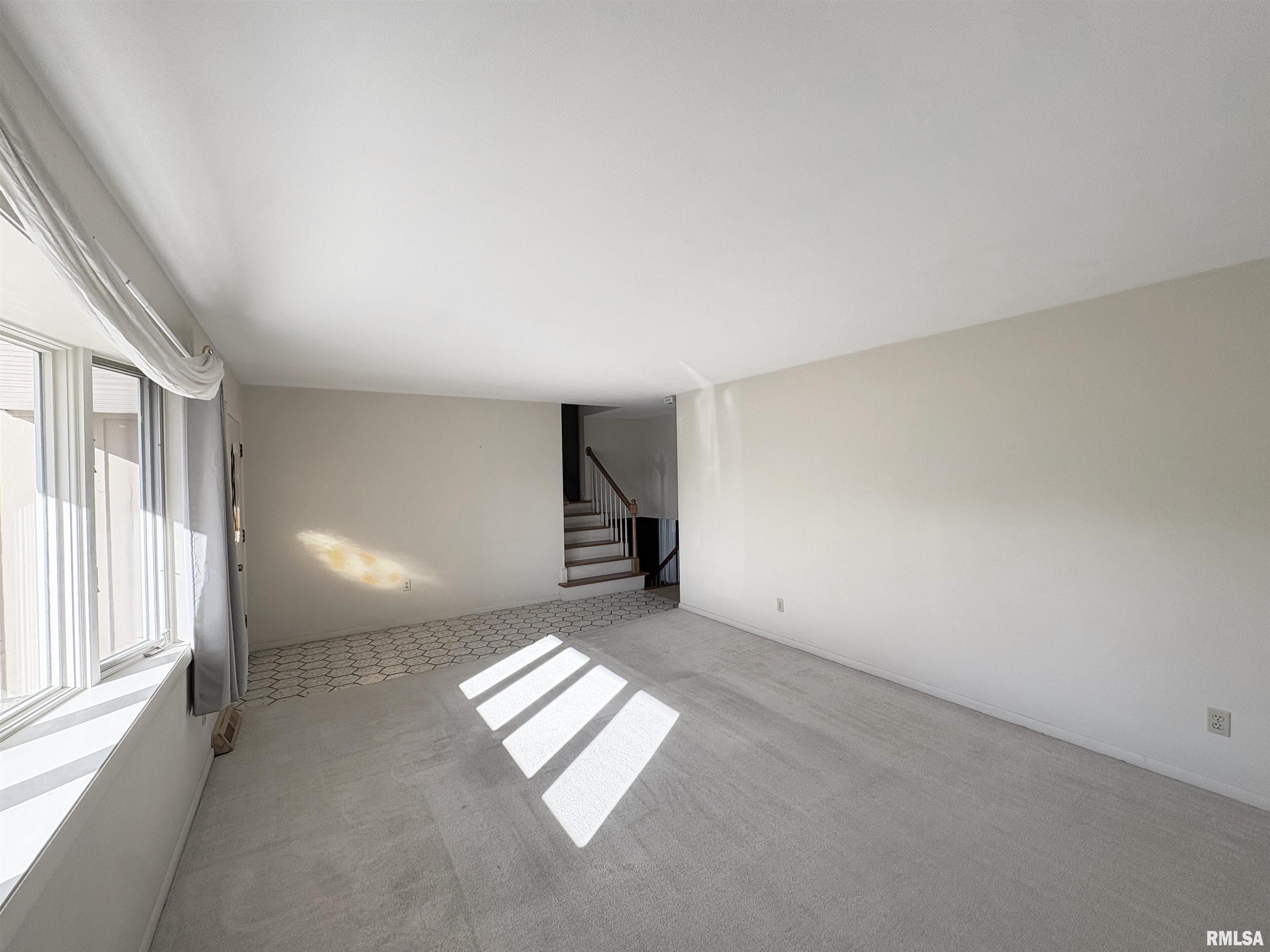 5805 Sioux Trail South Peoria, IL 61607 - Photo 6 of 57