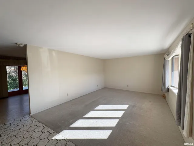 $219,999 | 5805 Sioux Trail South, Peoria, IL 61607