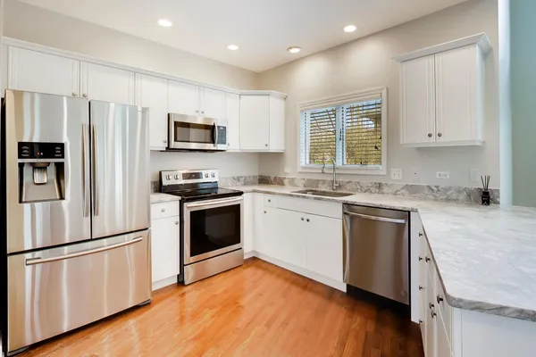$4,200 | 417 Ashbury Drive, Hinsdale, IL 60521