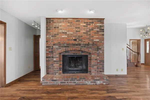 $475,000 | 6585 Northeast Catawba Road, Breckenridge, MO 64625