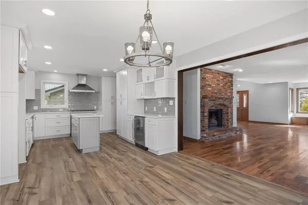 $475,000 | 6585 Northeast Catawba Road, Breckenridge, MO 64625