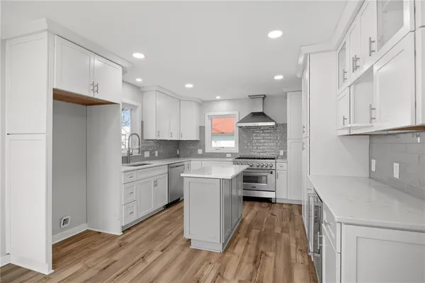 $475,000 | 6585 Northeast Catawba Road, Breckenridge, MO 64625