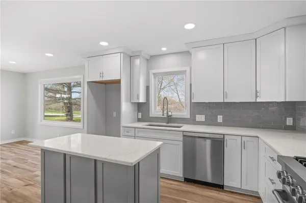 $475,000 | 6585 Northeast Catawba Road, Breckenridge, MO 64625