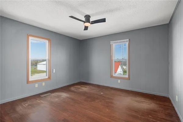 $475,000 | 6585 Northeast Catawba Road, Breckenridge, MO 64625