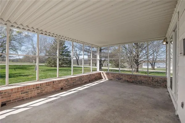 $475,000 | 6585 Northeast Catawba Road, Breckenridge, MO 64625