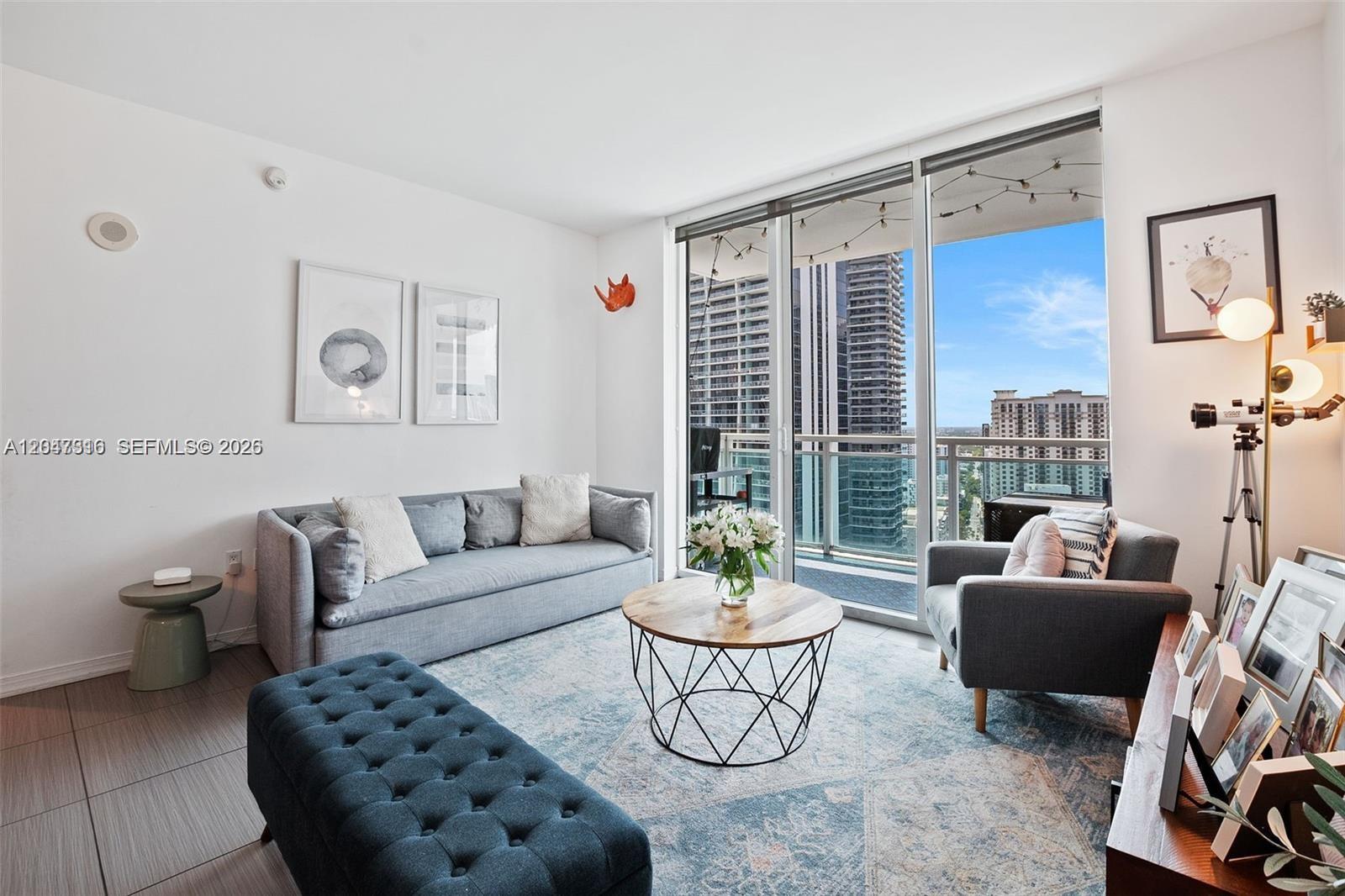 951 Brickell Avenue, Unit 3207 Miami, FL 33131 - Photo 12 of 18