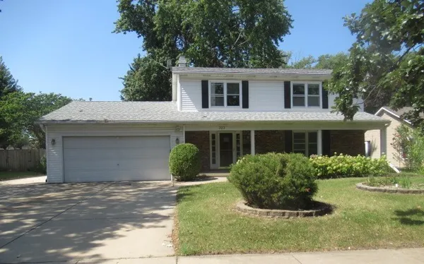 $269,000 | 323 Berwick Drive, Aurora, IL 60506