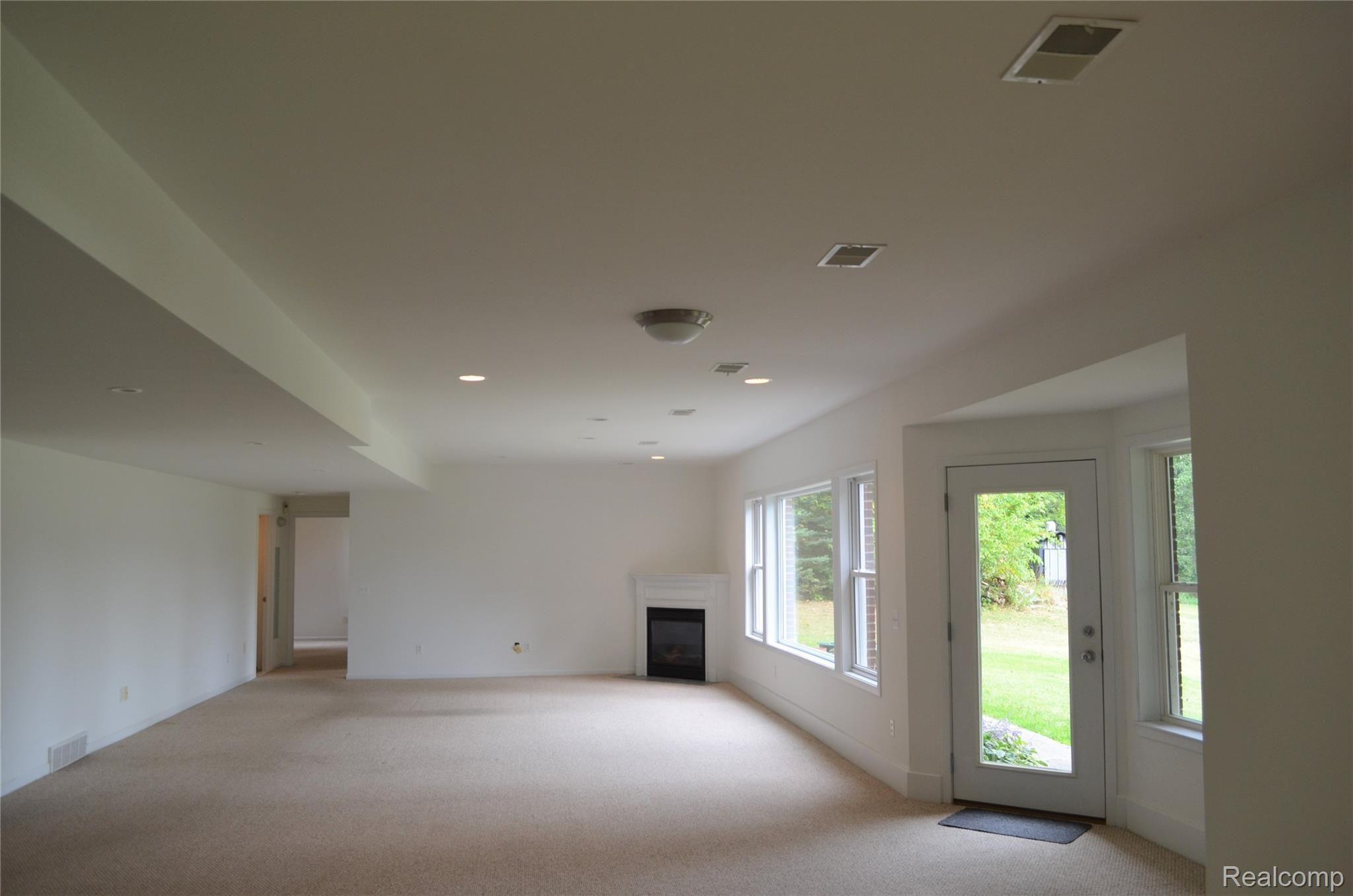 5036 Bullard Road Fenton, MI 48430 - Photo 34 of 62 DSC_0075.JPG
