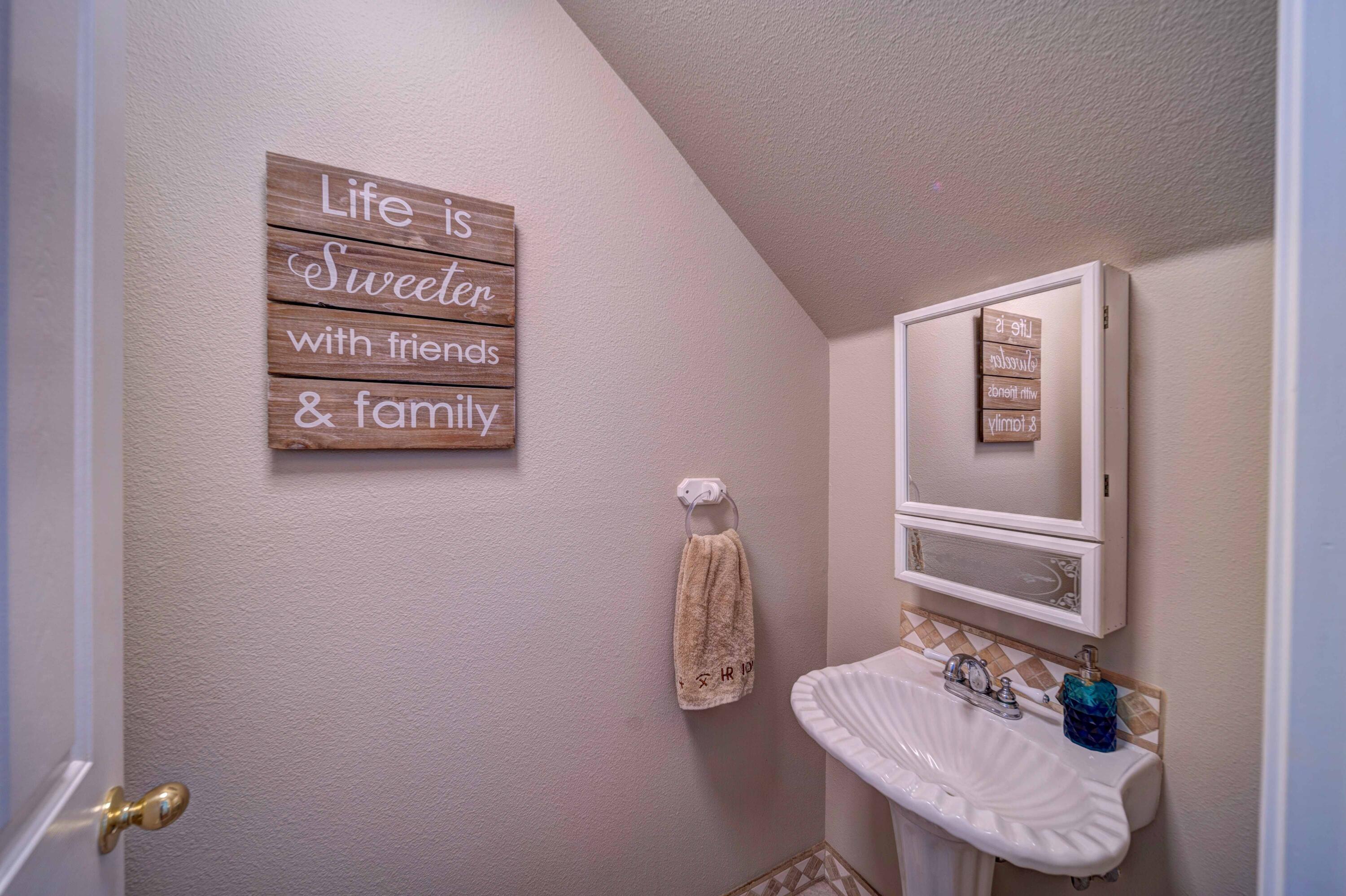 14944 Tollhouse Road Shasta, CA 96087 - Photo 15 of 61 Half Bath downstairs
