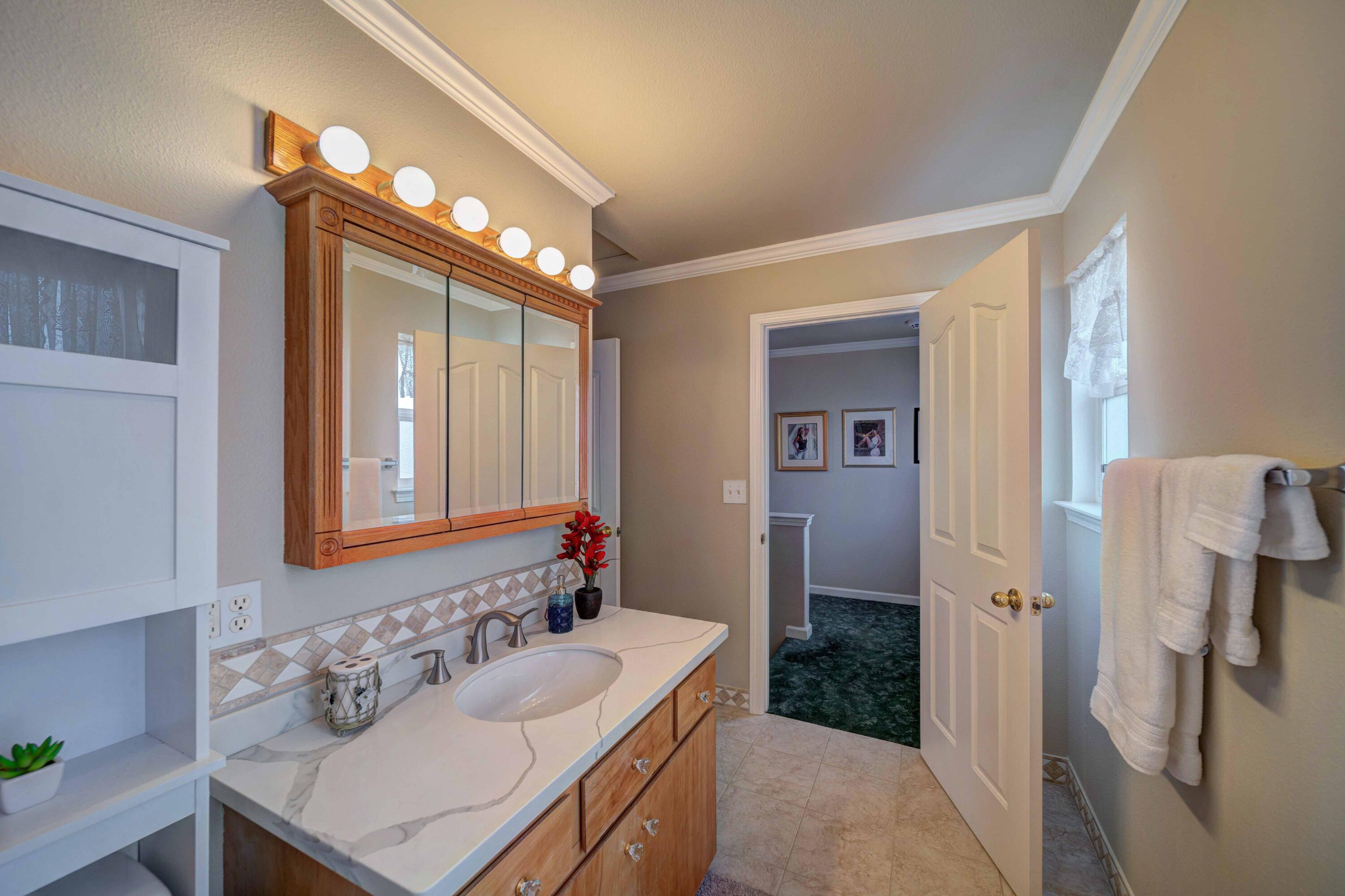 14944 Tollhouse Road Shasta, CA 96087 - Photo 23 of 61 Upstairs Guest Bath