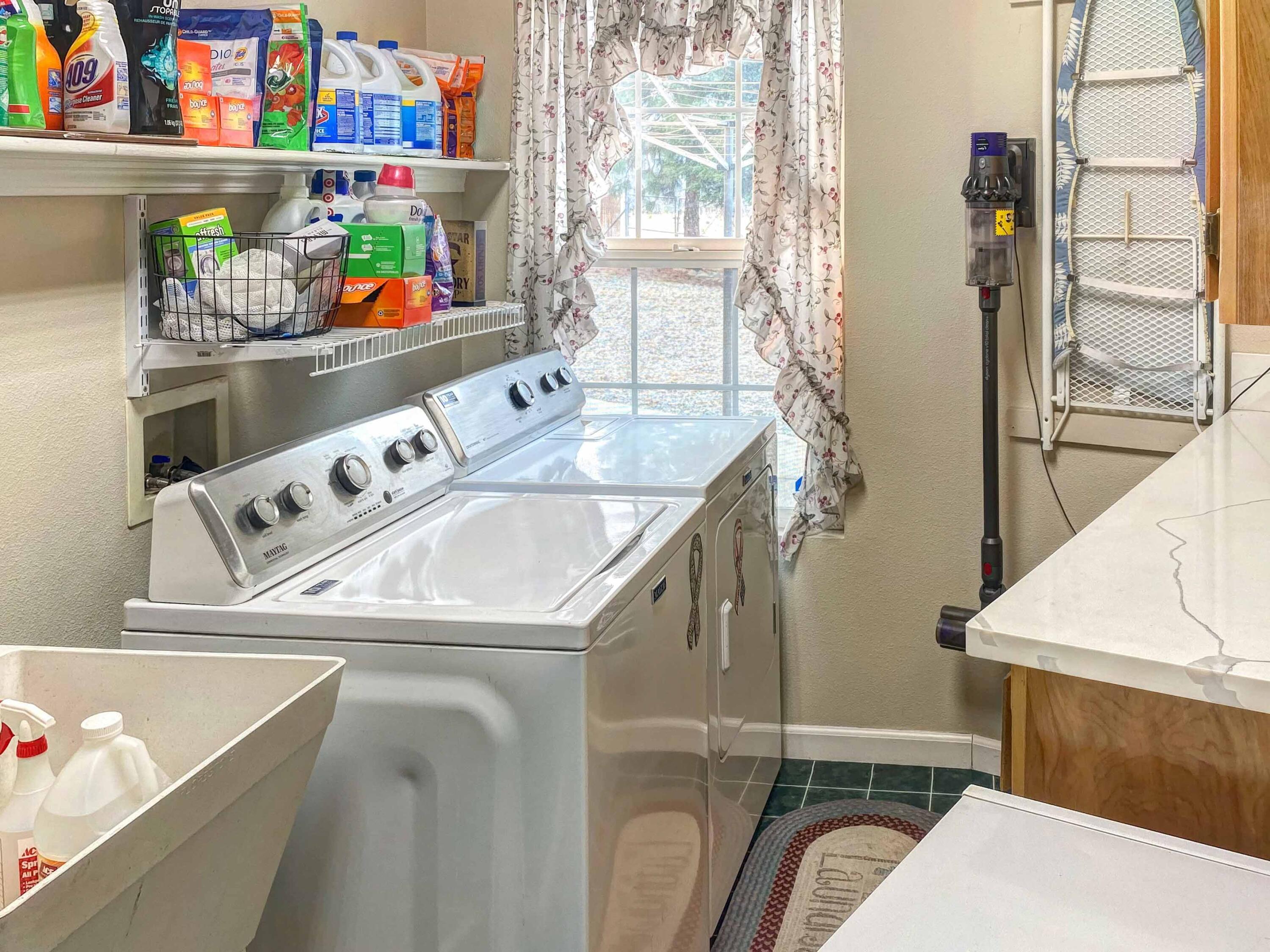 14944 Tollhouse Road Shasta, CA 96087 - Photo 24 of 61 Laundry Room
