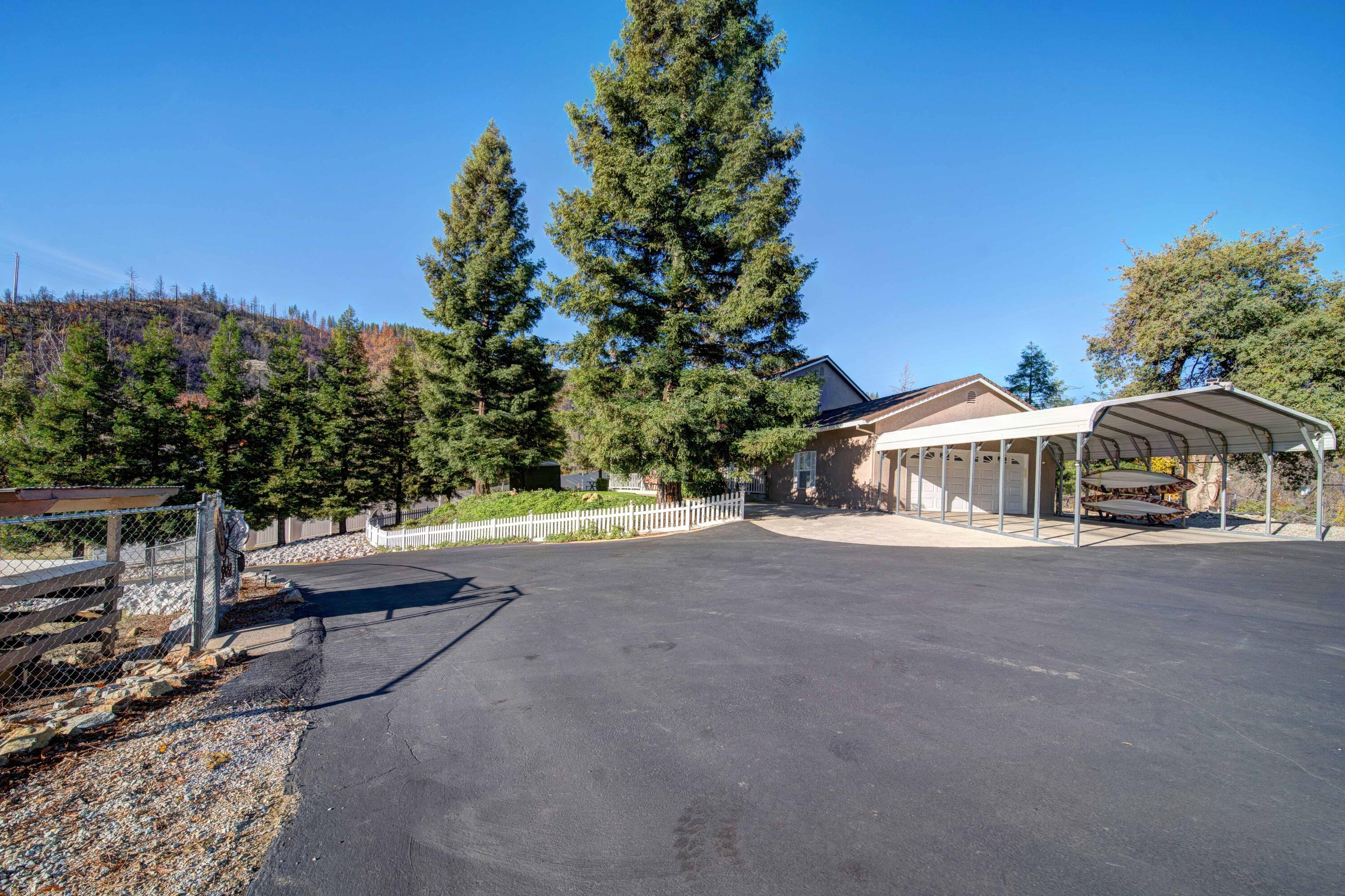 14944 Tollhouse Road Shasta, CA 96087 - Photo 49 of 61 Driveway