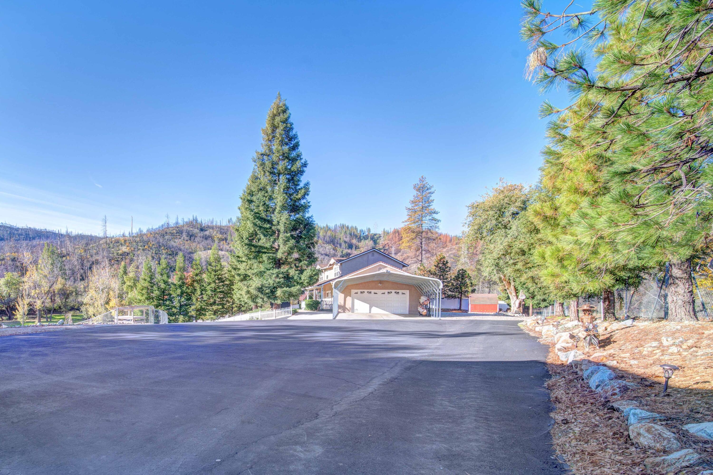 14944 Tollhouse Road Shasta, CA 96087 - Photo 50 of 61 Driveway