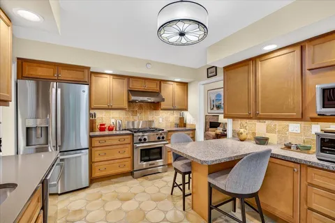 $515,000 | 15 Oak Creek Trail, Madison, WI 53717
