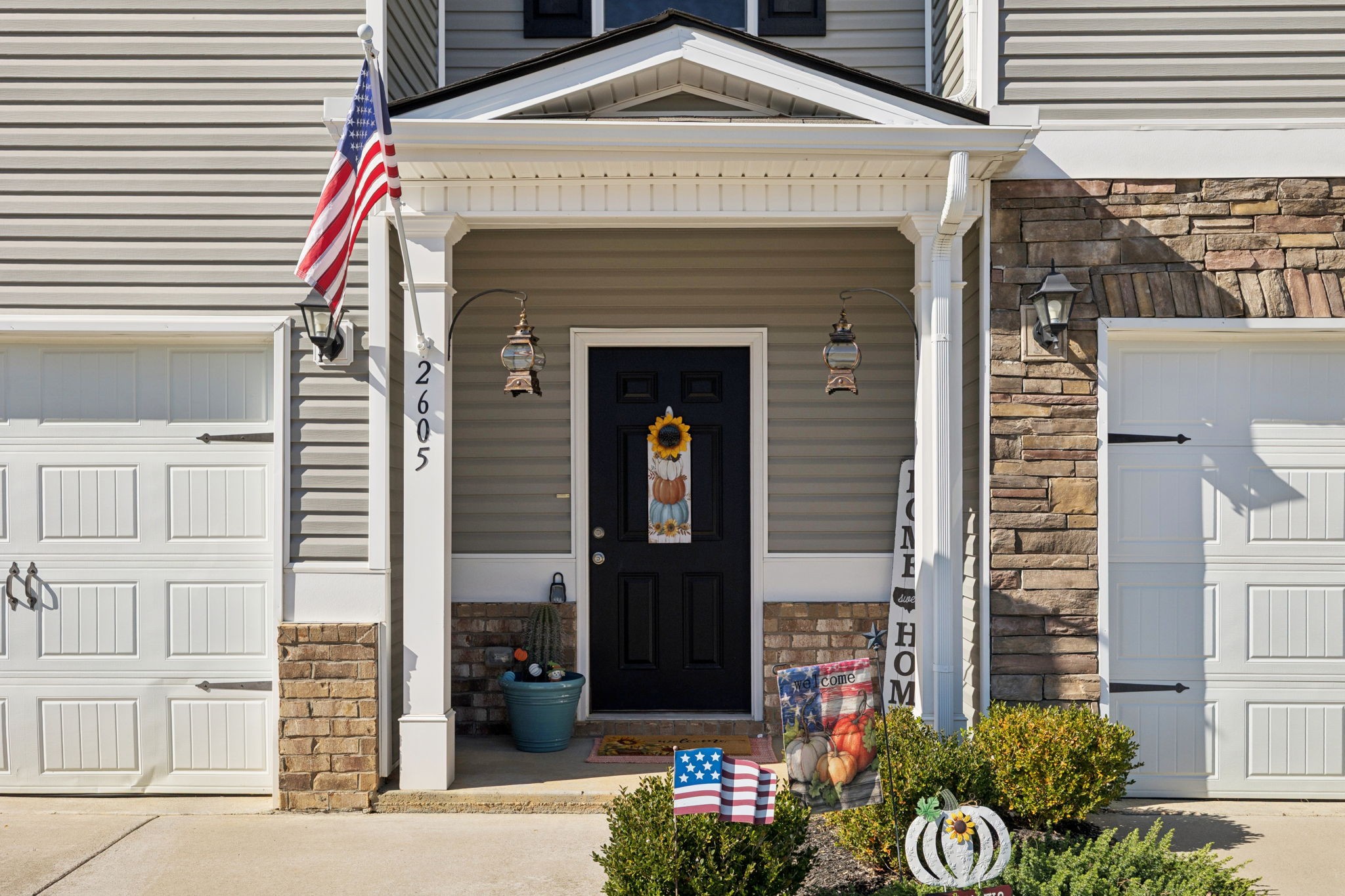2605 Sherman Way Columbia, TN 38401 - Photo 2 of 22 a front view of a house with garden