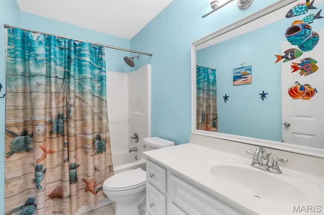 $330,000 | 1902 Glenn Court, Lake Sherwood, MO 63357