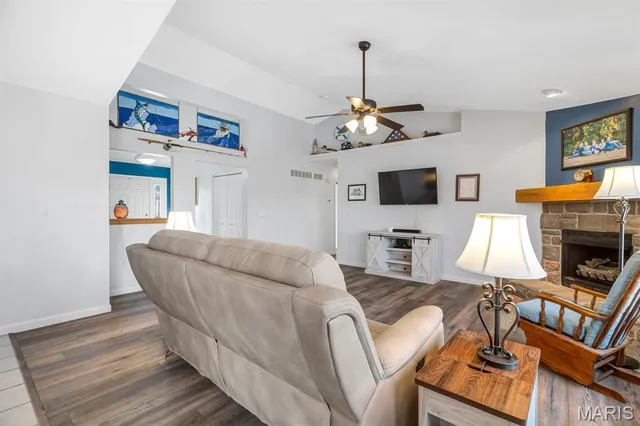 $330,000 | 1902 Glenn Court, Lake Sherwood, MO 63357