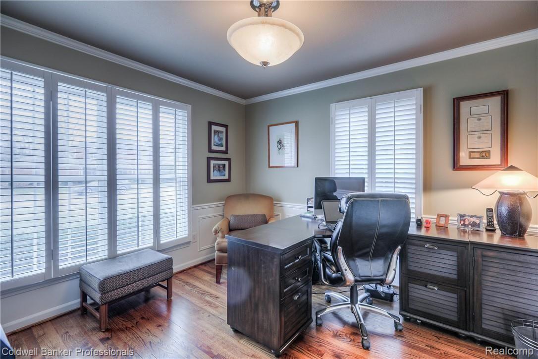 154 Hamilton Road Bloomfield Hills, MI 48301 - Photo 11 of 48 First floor office off foyer area