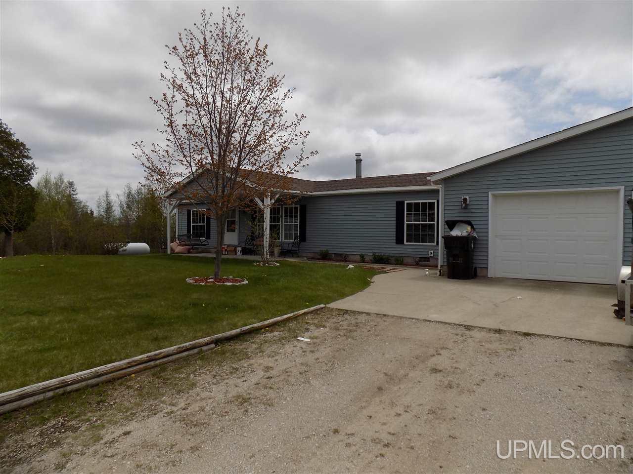 3163 West Gulliver Lake Road Gulliver, MI 49840 - Photo 1 of 8