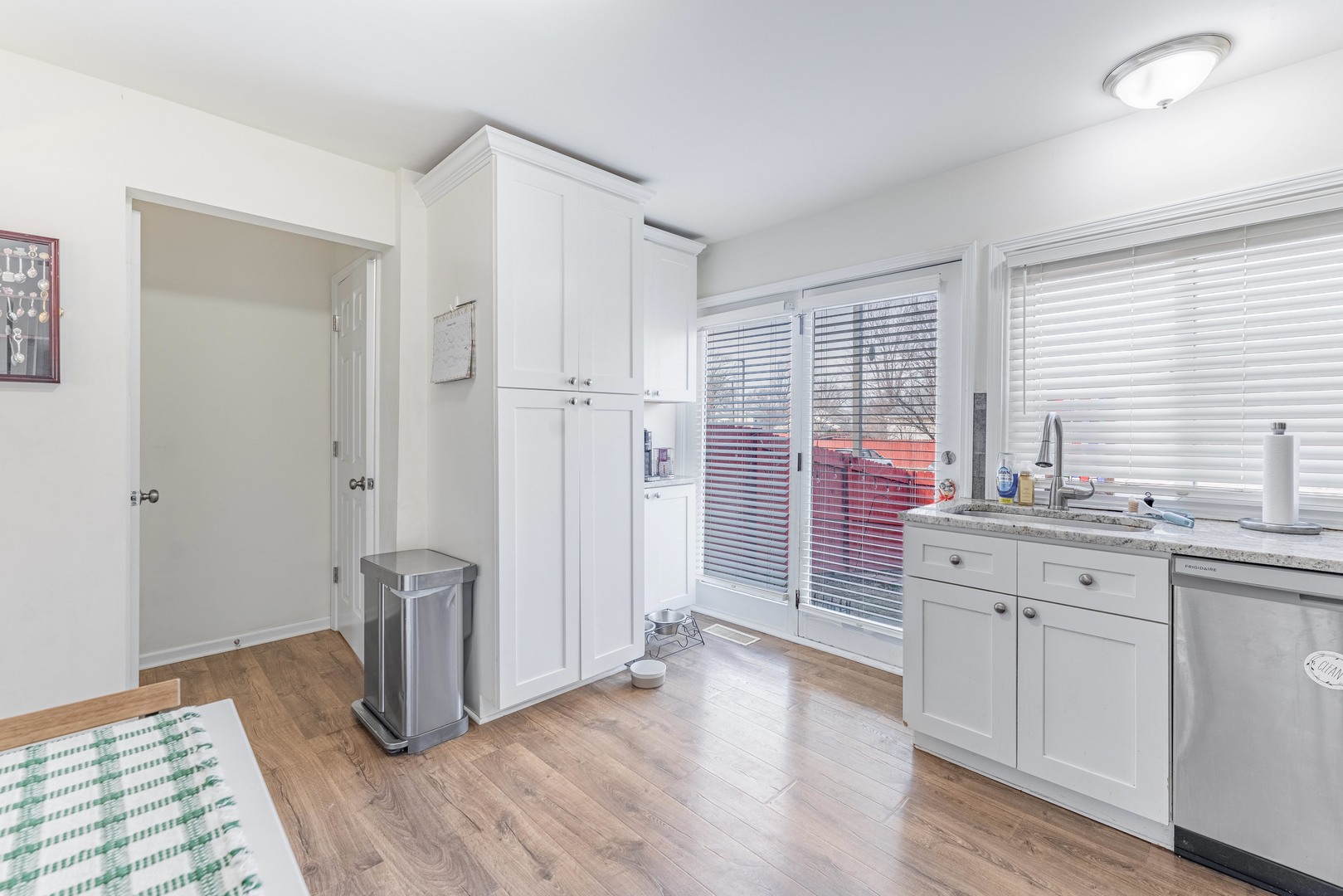 408 Colony Court Bolingbrook, IL 60440 - Photo 8 of 30