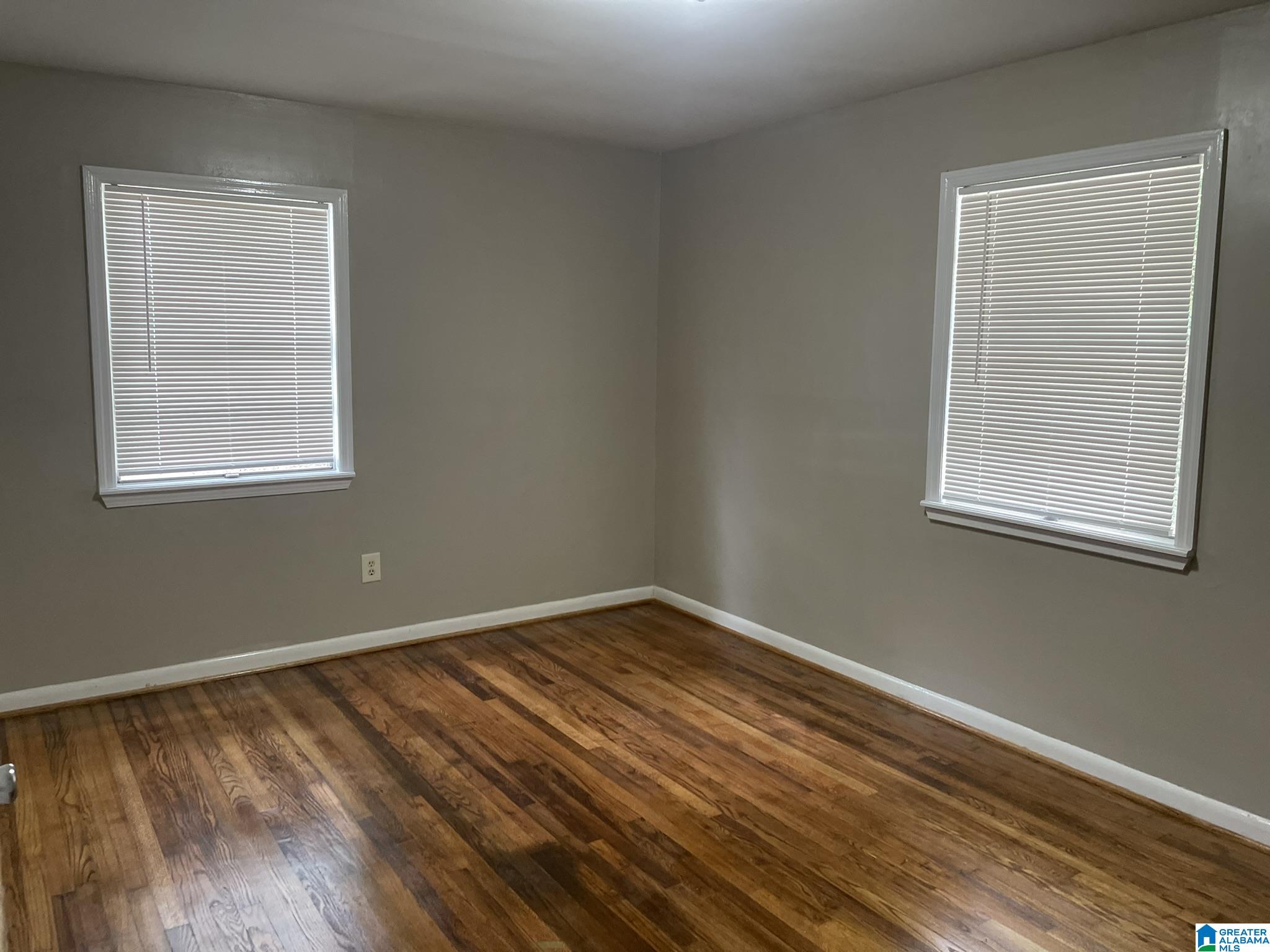 300 Elm Street Southeast Leeds, AL 35094 - Photo 11 of 14
