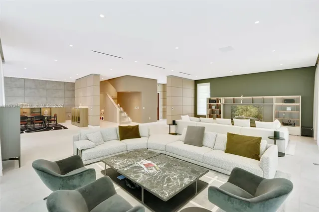 $9,800,000 | 9860 Northeast 5th Avenue Road, Miami Shores, FL 33138