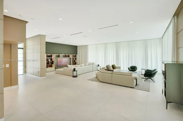 $9,800,000 | 9860 Northeast 5th Avenue Road, Miami Shores, FL 33138