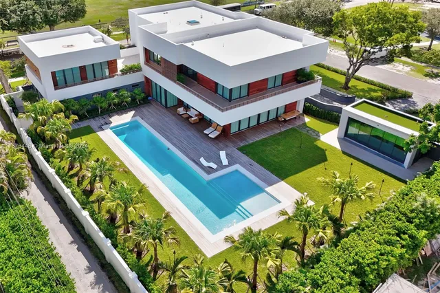 $9,800,000 | 9860 Northeast 5th Avenue Road, Miami Shores, FL 33138