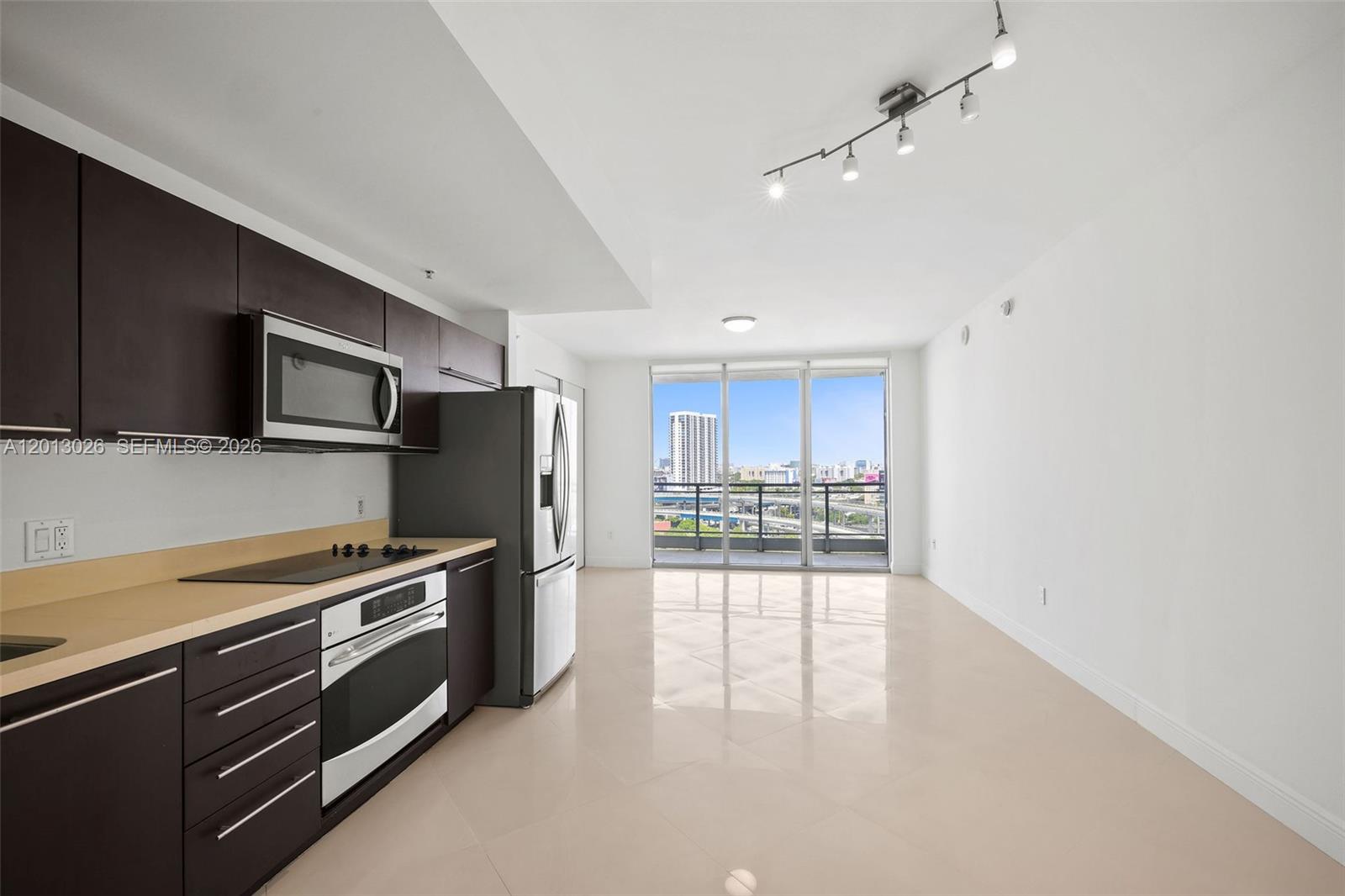 90 Southwest 3rd Street, Unit 1608 Miami, FL 33130 - Photo 2 of 41