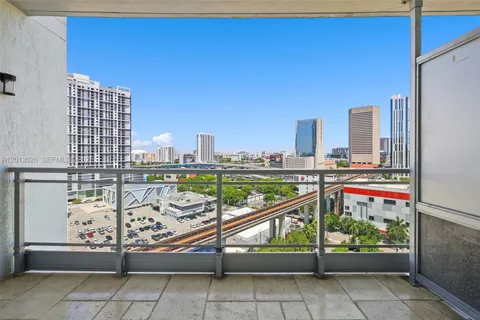 $399,000 | 90 Southwest 3rd Street, Unit 1608, Miami, FL 33130