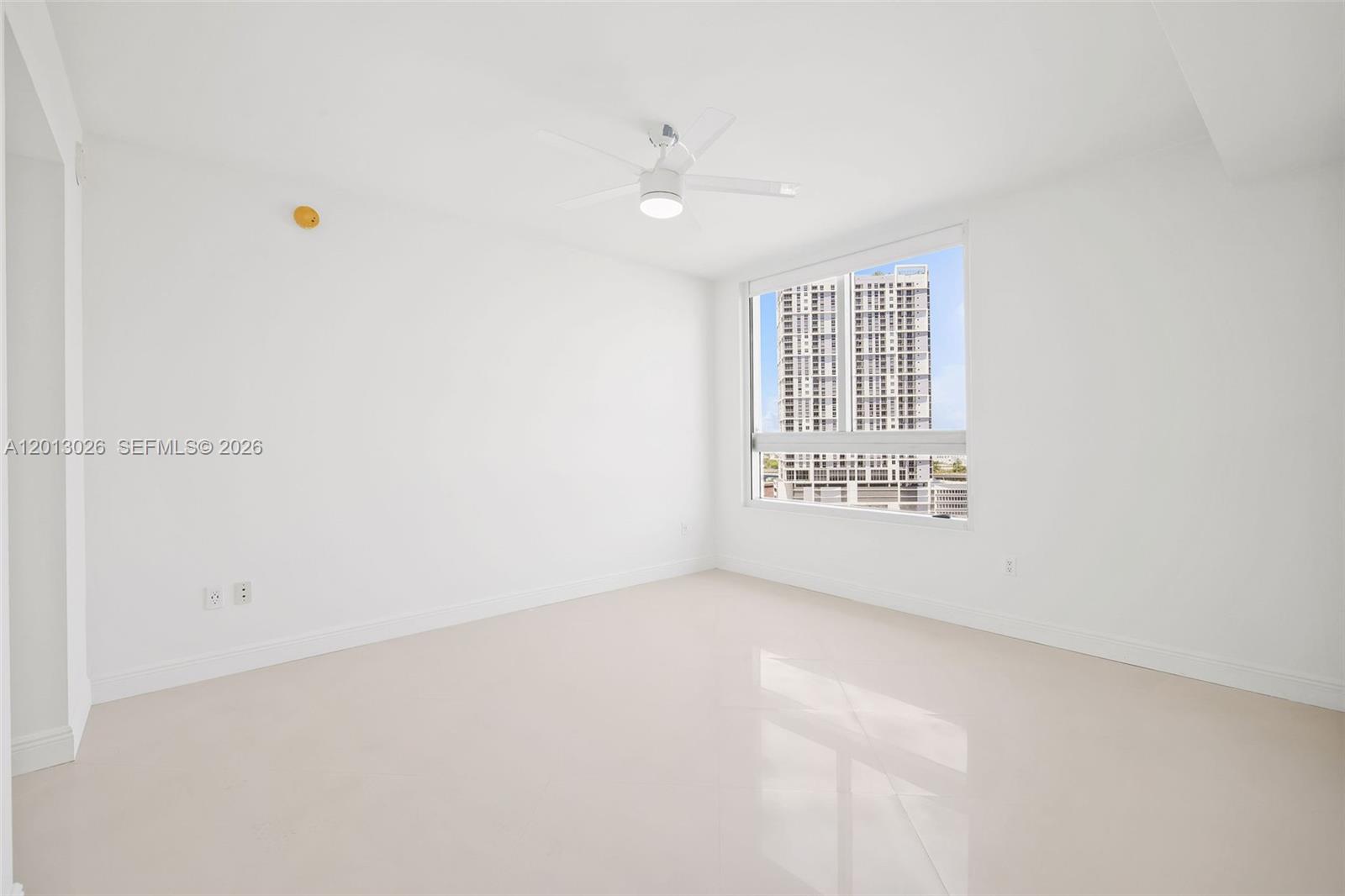 90 Southwest 3rd Street, Unit 1608 Miami, FL 33130 - Photo 10 of 41