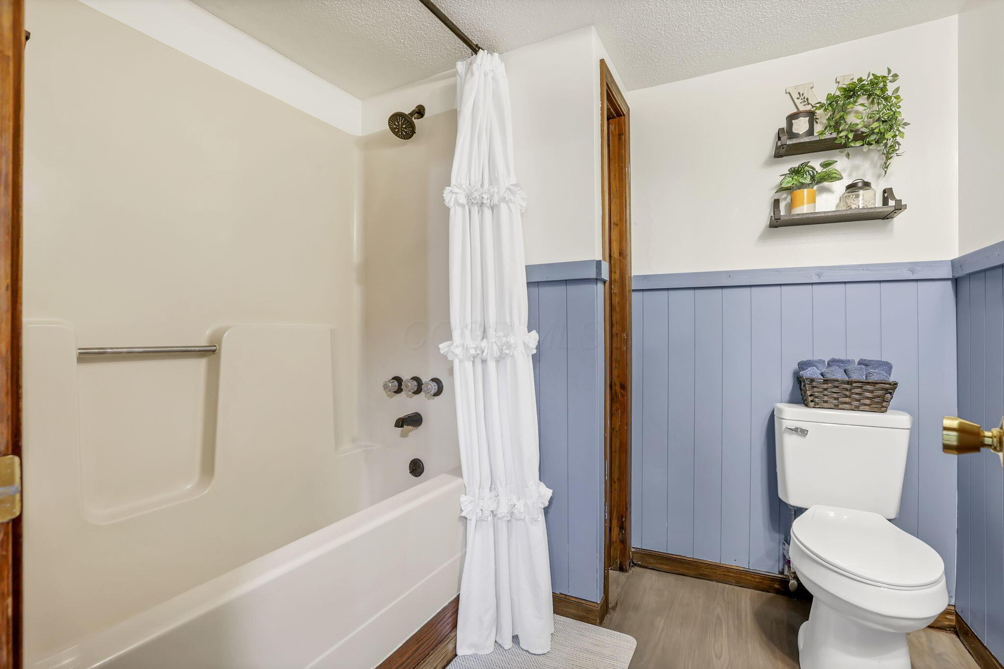 22540 Bunker Hill Road Sugar Grove, OH 43155 - Photo 38 of 79 Full Bath