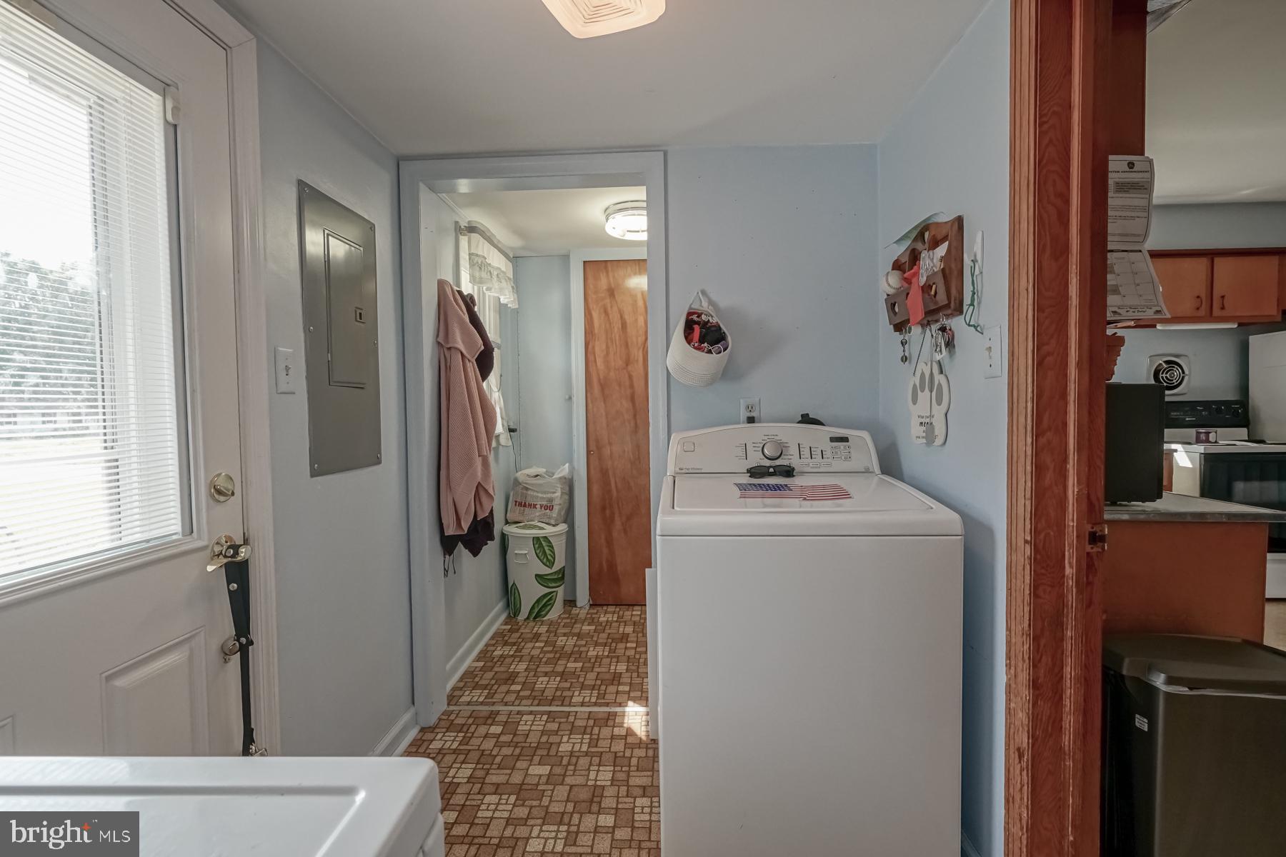 79 Harvard Road Pennsville, NJ 08070 - Photo 26 of 45 Laundry Area and Mudroom