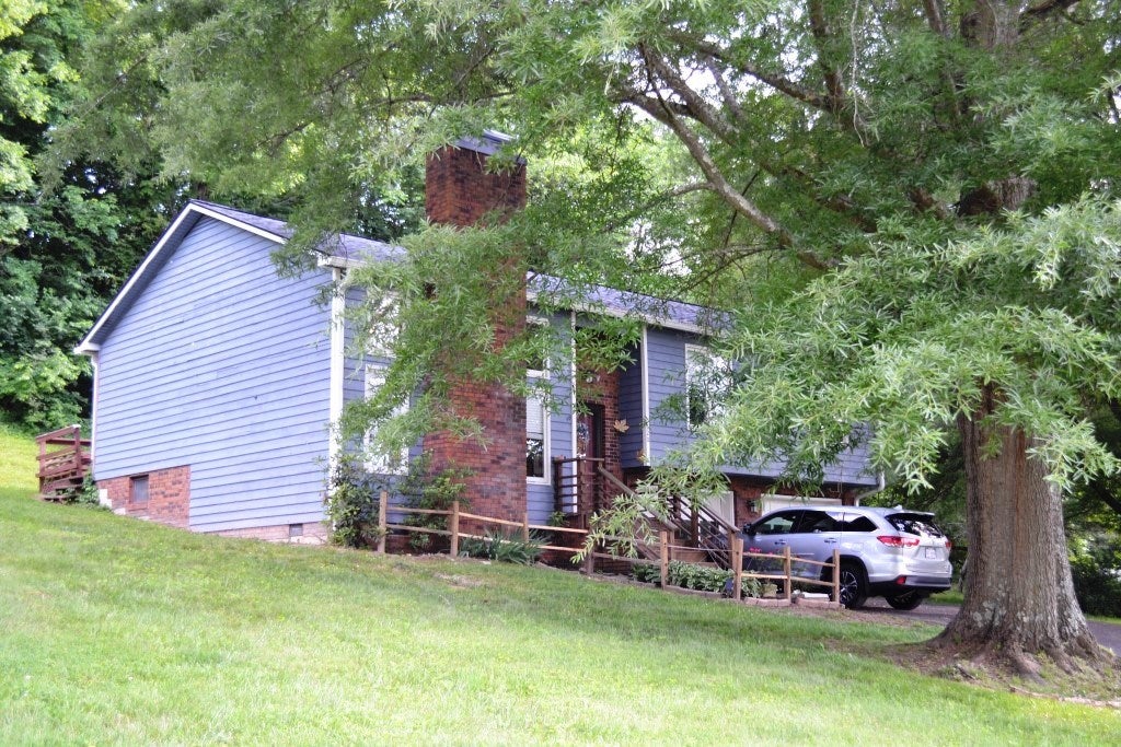 620 Whispering Pines Road Max Meadows, VA 24360 - Photo 37 of 40 Gallery Image 37