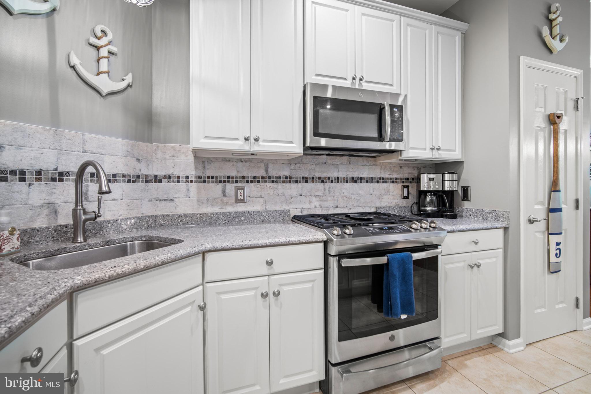 103 Windward Drive Manahawkin, NJ 08050 - Photo 7 of 41 Gorgeous kitchen