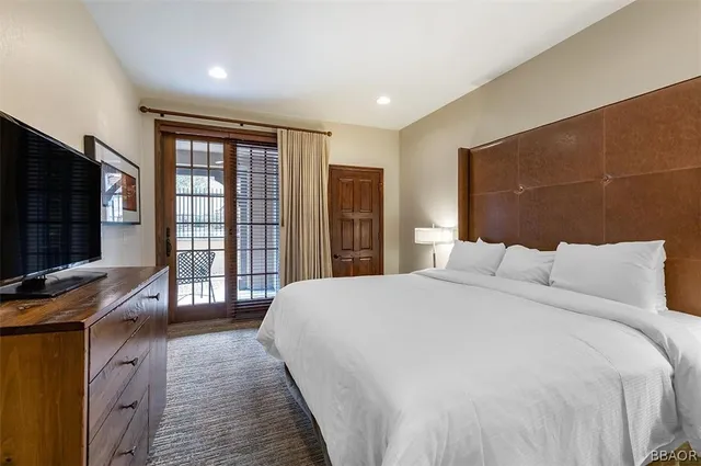 $12,000 | 40671 Village Drive, Unit 15D, Big Bear Lake, CA 92315