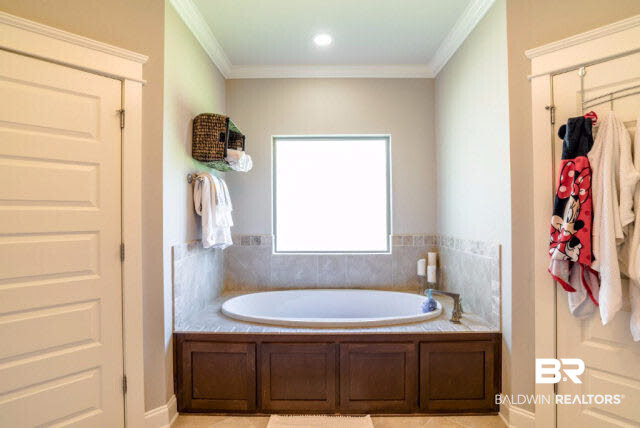 390 Lambton Street Fairhope, AL 36532 - Photo 14 of 23 Master Tub